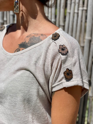 Hibiscus Buttons Top